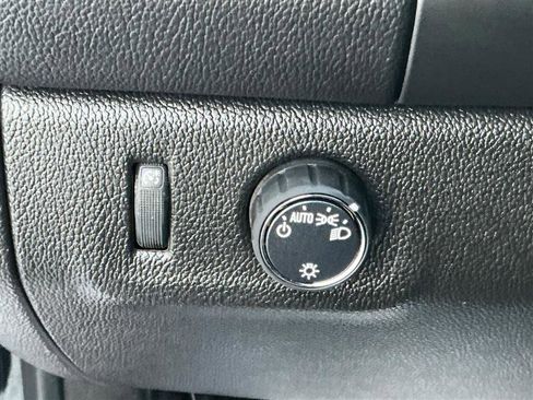 Used 2017 Chevrolet Colorado LT w/ Midnight Edition image 40