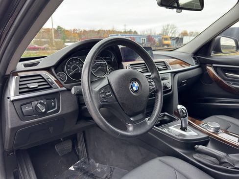 Used 2018 BMW 320i xDrive Sedan image 11