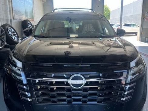 Certified 2026 Nissan Pathfinder Platinum AWD/4WD image 1