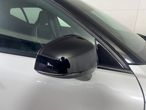 Used 2022 Volvo XC40 T5 R-Design w/ Advanced Package image 10