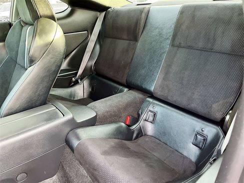 Used 2023 Toyota GR86 Premium w/ ALL Weather Mat Package (TMS) image 23