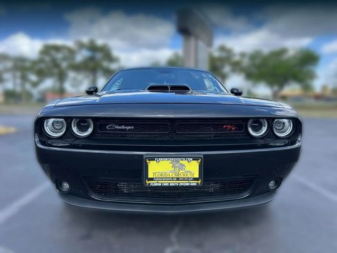 Used 2018 Dodge Challenger R/T Plus image 23