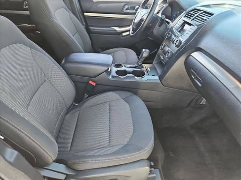 Used 2018 Ford Explorer XLT FWD image 26