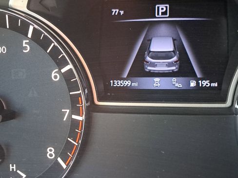 Used 2019 Nissan Pathfinder SV image 24