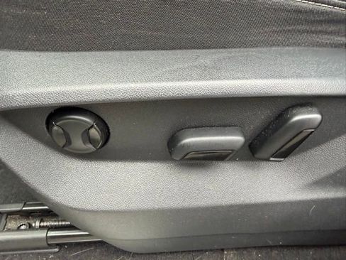 Used 2022 Volkswagen Atlas SE image 17