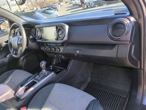 Used 2023 Toyota Tacoma TRD Off-Road image 34