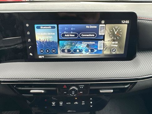 New 2025 Nissan Kicks SR image 12