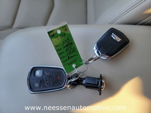 Used 2019 Cadillac XT5 FWD image 28