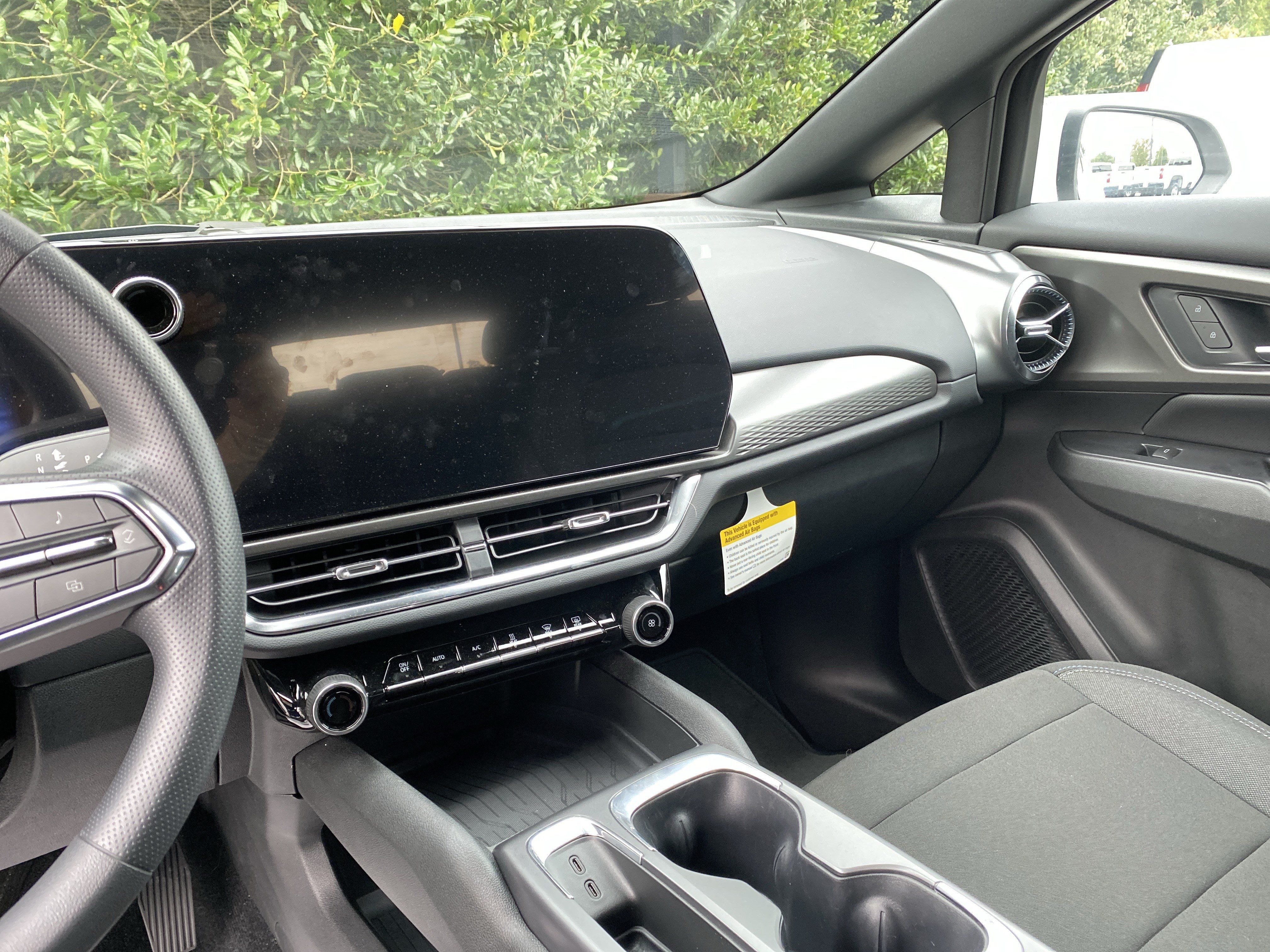 Used 2026 Chevrolet Equinox EV LT FWD image 24