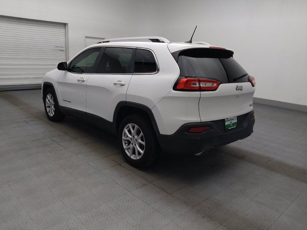 Used 2017 Jeep Cherokee Latitude w/ Safety/Convenience Group FWD image 3