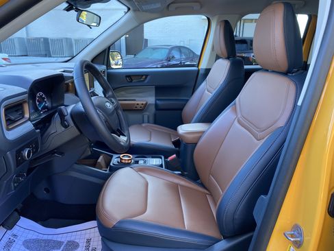 Used 2023 Ford Maverick Lariat w/ Equipment Group 500A Standard image 16