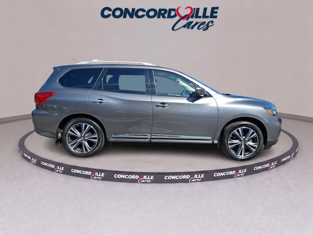Used 2018 Nissan Pathfinder Platinum AWD/4WD image 7