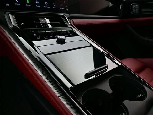 Used 2025 Porsche Panamera 4 image 11