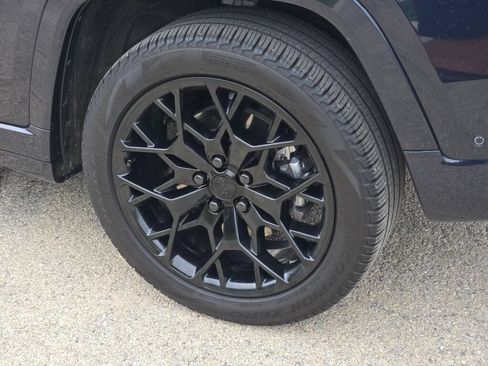 Certified 2022 Jeep Grand Cherokee Summit AWD/4WD image 18