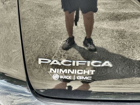 Used 2019 Chrysler Pacifica Touring-L image 29