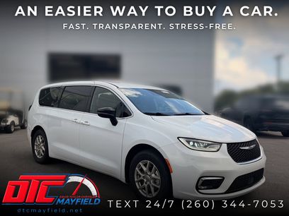Used 2024 Chrysler Pacifica Touring