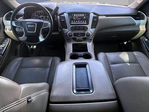 Used 2020 GMC Yukon XL SLT w/ Premium Edition RWD image 14
