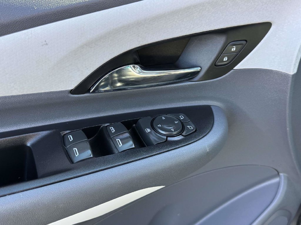Used 2020 Chevrolet Bolt Premier w/ Infotainment Package FWD image 18