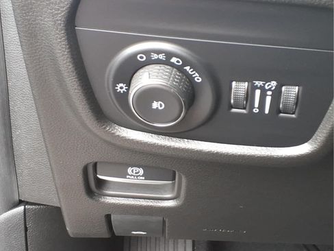 Used 2023 Jeep Grand Cherokee L Limited AWD/4WD image 21