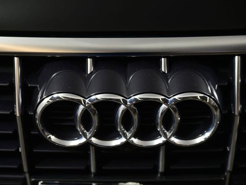 Used 2025 Audi Q3 2.0T Premium Plus w/ Premium Plus Package image 18