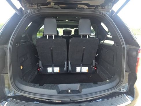Used 2018 Ford Explorer XLT w/ Equipment Group 202A AWD/4WD image 10