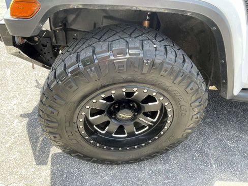 Used 2020 Jeep Wrangler Unlimited Sahara AWD/4WD image 10