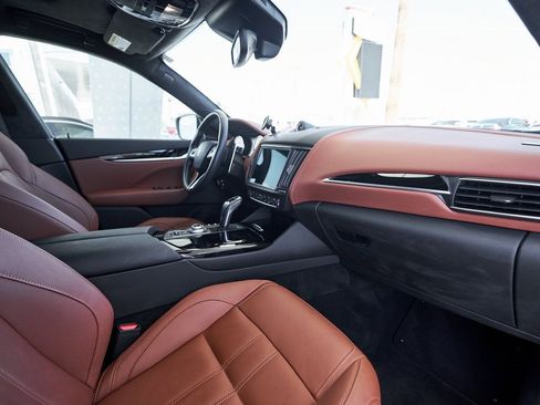 Used 2022 Maserati Levante Modena image 25