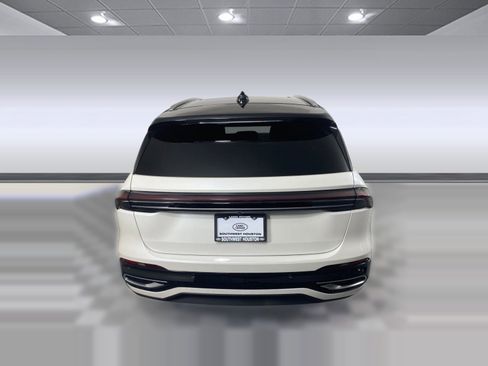 Used 2024 Lincoln Nautilus Black Label image 9