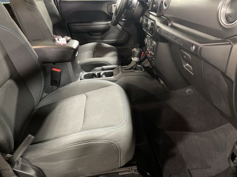 Used 2023 Jeep Wrangler Rubicon w/ Cold Weather Group image 13