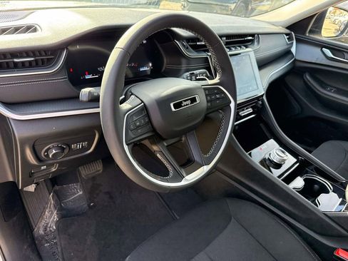 Used 2023 Jeep Grand Cherokee L Laredo AWD/4WD image 24