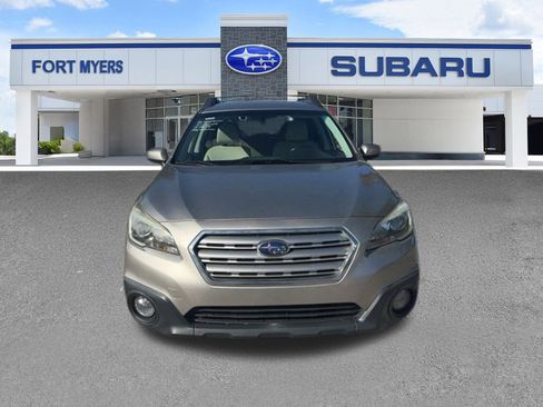 Used 2017 Subaru Outback 2.5i Premium image 3