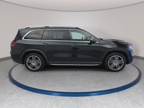 Used 2024 Mercedes-Benz GLS 450 4MATIC image 4