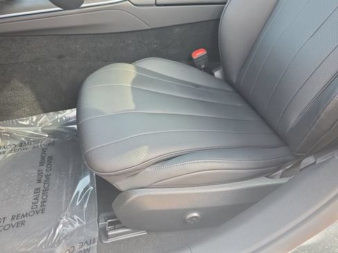 Used 2024 Mercedes-Benz E 350 4MATIC Sedan image 27