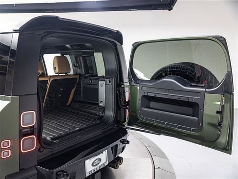 Used 2026 Land Rover Defender 110 X-Dynamic SE AWD/4WD image 36