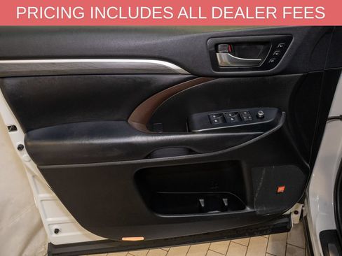 Used 2019 Toyota Highlander Limited FWD image 15