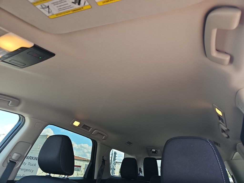 Used 2025 Nissan Pathfinder SV AWD/4WD image 28