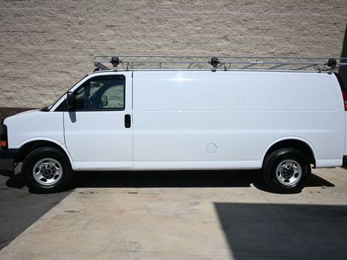 Used 2020 GMC Savana 3500 Extended w/ Driver Convenience Package image 10