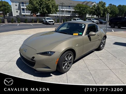 Used 2023 MAZDA MX-5 Miata Grand Touring RWD image 3