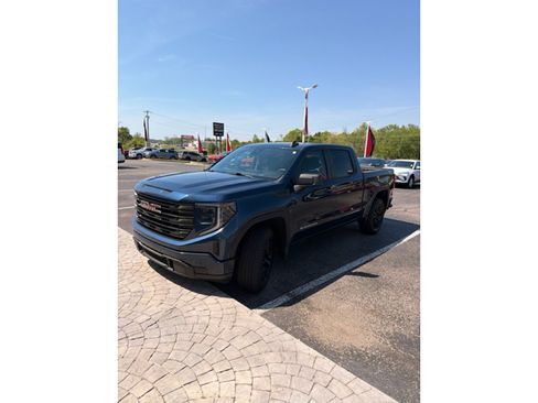 Used 2023 GMC Sierra 1500 Pro w/ Graphite Edition image 2