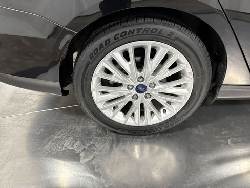 Used 2016 Ford Focus Titanium image 13