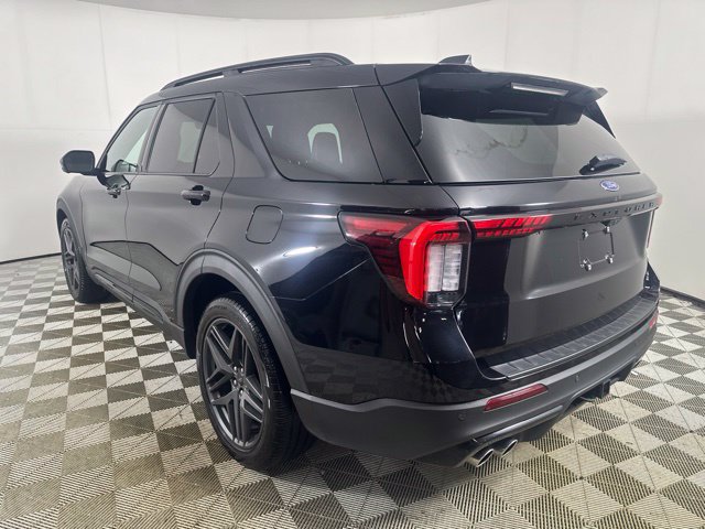 Used 2025 Ford Explorer ST AWD/4WD image 5