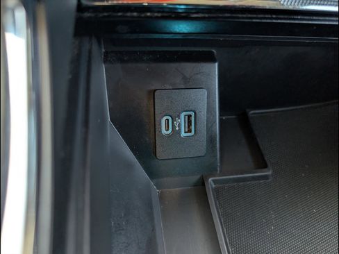 Used 2021 Ford F150 Lariat w/ Equipment Group 502A High image 17