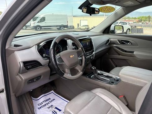 Used 2020 Chevrolet Traverse LT AWD/4WD image 3