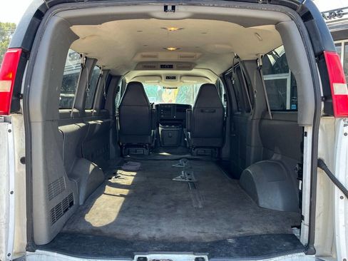 Used 2006 GMC Savana 2500 Passenger image 11