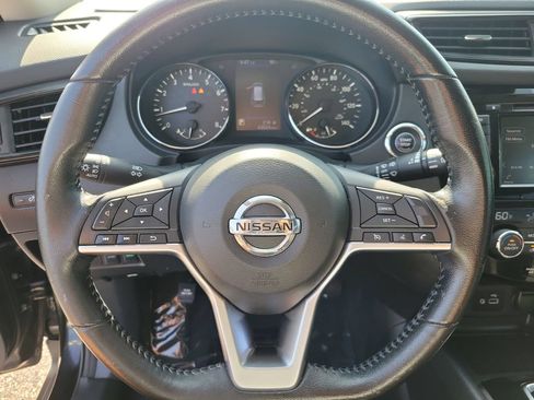 Certified 2020 Nissan Rogue SV FWD image 19
