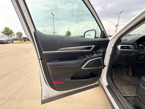 Used 2020 Kia Telluride S FWD image 34