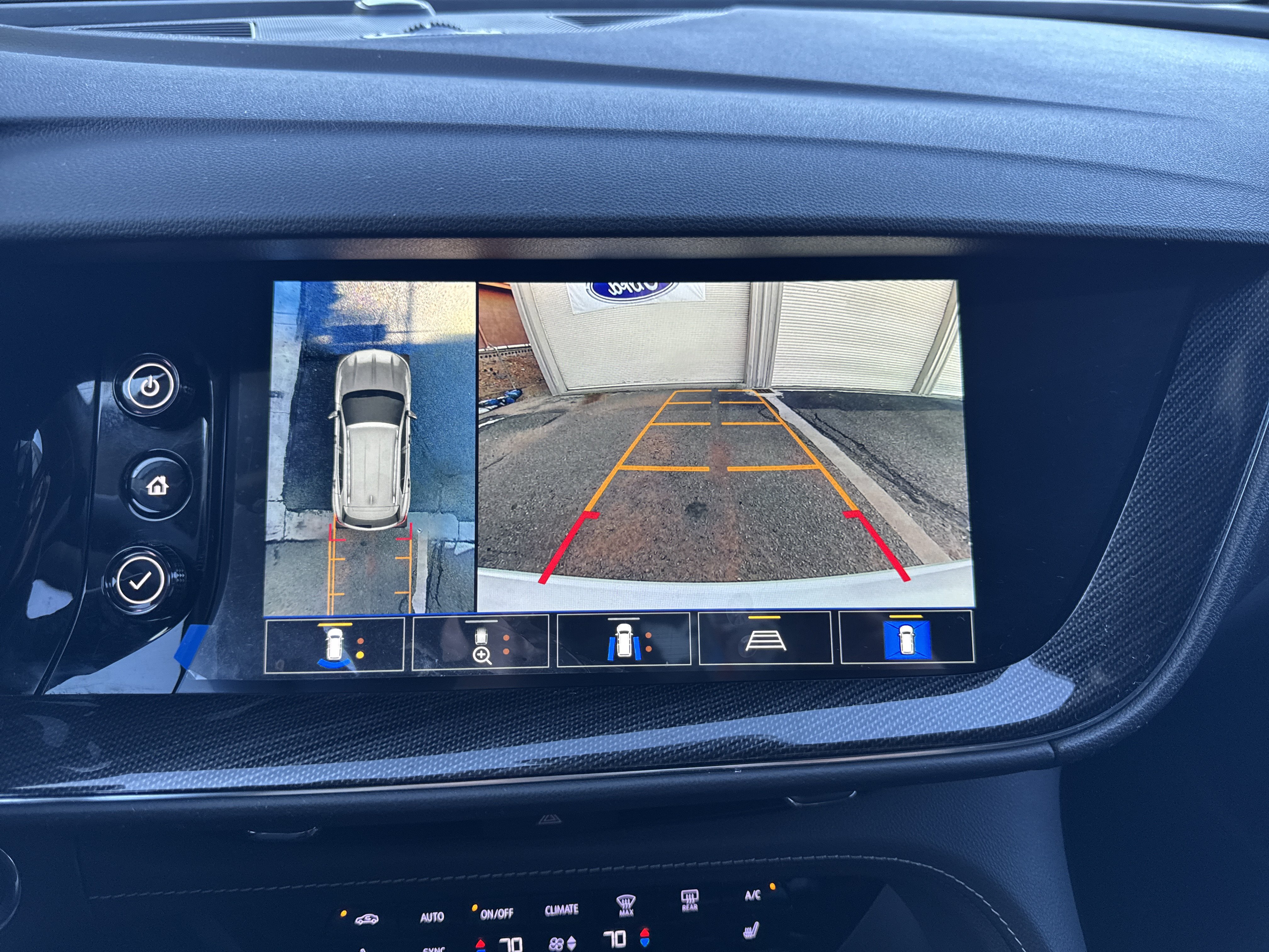 Used 2022 Buick Envision Essence w/ Technology Package II FWD image 34