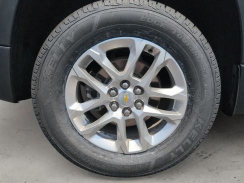 Used 2023 Chevrolet Traverse LS image 14