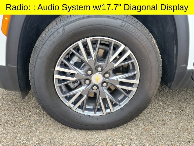 Used 2026 Chevrolet Traverse LT AWD/4WD image 9