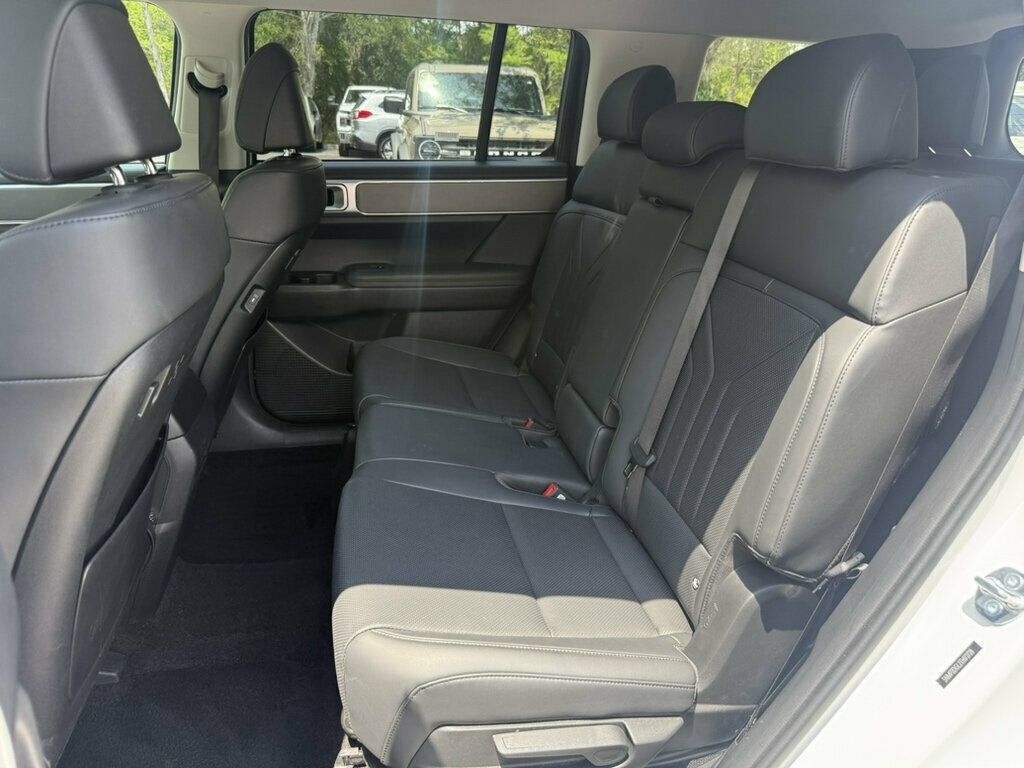 Used 2026 Hyundai Santa Fe SEL AWD/4WD image 7